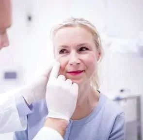 מתיחת פנים: מחיר, פרטי ההליך ומידע מקצועי